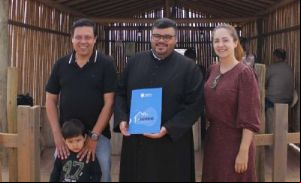 Igreja recebe escritura do Santu